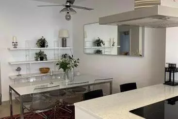 ツーリストアパートメント Ap310   Colon Bajo