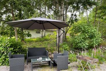 Turistihuoneistot Moonlight   Trevlig Källarlägenhet