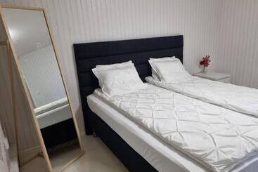 דירות לתיירים Moonlight Trevlig Källarlägenhet