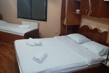 Pensiune Restaurant Brândușa