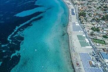 Turista apartmanok Villa Giardini Fioriti