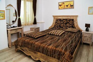 پانسیون стаи за гости максимус