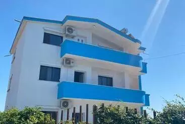 Ferienwohnungen White & Blue Apartment S