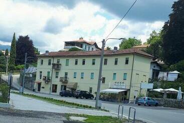 هاستل ..per Il Sirio