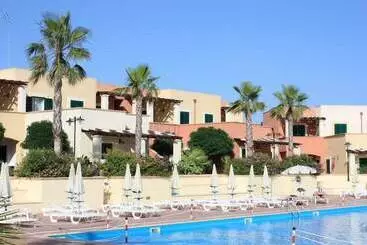 בית מלון כפרי Villaggio Resort Arco Del Saracino