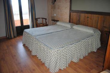 Hotel Rural Los Tadeos