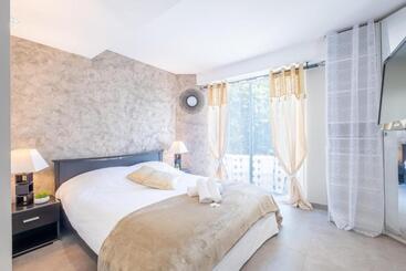 شقق خاصة سياحية Villa 330m Heated Swimming Pool And Jacuzzi