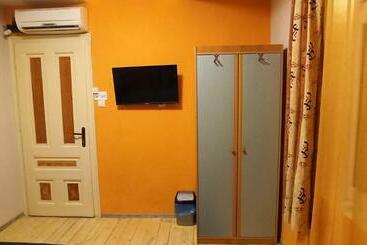 ペンション къща