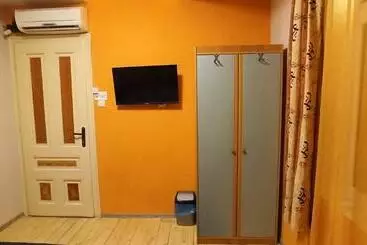 Pensión къща