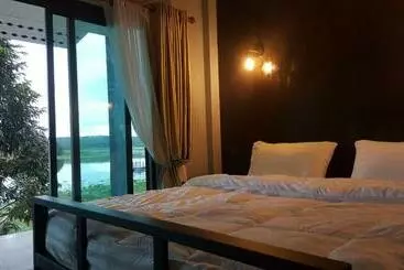 บาย เดอะแดม คาเฟ่ แอนด์ ฟาร์มสเตย์ By The Dam Cafe And Farmstay