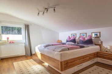 ツーリストアパートメント Appartment Lechner