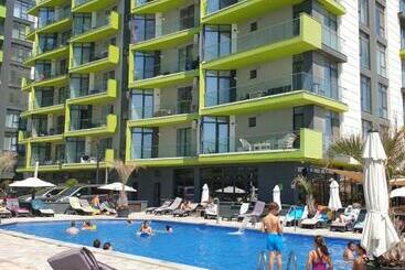 アパートホテル Relax Alezzi Beach Resort