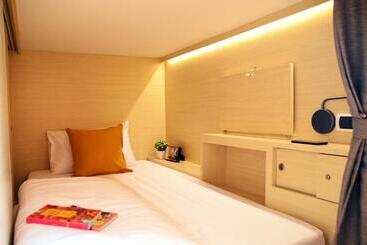 هاستل Pannana Cha Am