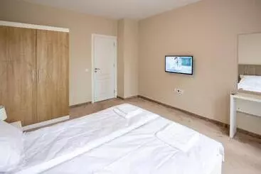 ツーリストアパートメント апартамент за гости влади в комплекс Garden Palace Balchik