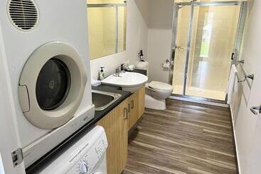 Mcmillans Of Metung Coastal Resort