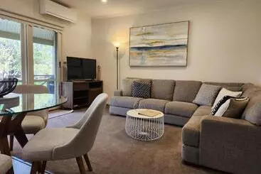 Mcmillans Of Metung Coastal Resort