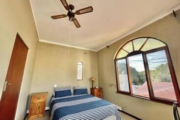 شقق خاصة سياحية Living The Breede : Spanish House