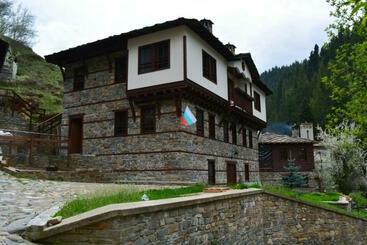 Pensão къща за гости гайтана