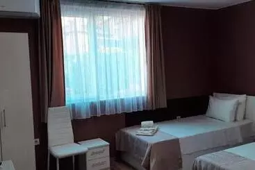 Pensão Mariana   Guest House