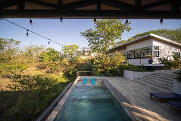 آپارتمان‌های توریست‌ها Vista Loma Estate