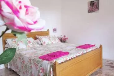 ベッドアンドブレックファースト Affittacamere Delle Rose