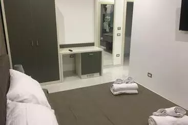 تختخواب و صبحانه Madigans Rooms Bed&breakfast