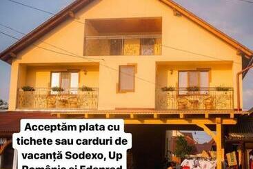 بنسيون Casa Pop