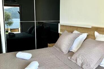 Жильё для туристов Pieds Dans L Eau, Tiuccia, Appartement 2 4 Pers