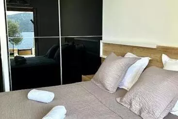 Turistihuoneistot Pieds Dans L Eau, Tiuccia, Appartement 2 4 Pers