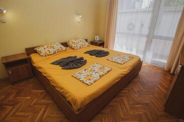 Жильё для туристов Rooms In New Town Nessebar