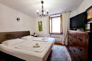 Apartamenty turystyczne Apartments Lara 2