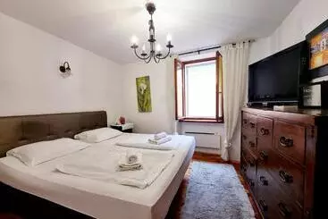 آپارتمان‌های توریست‌ها Apartments Lara 2