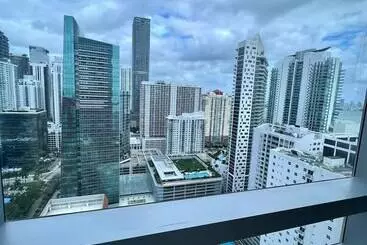 آپارتمان‌های توریست‌ها At 34th Floor! Condo W Views From The Heights 4s