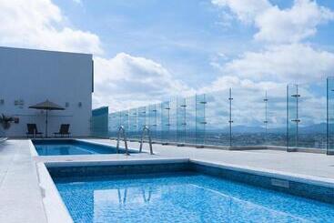 هتل Holiday Inn Express & Suites Puebla Angelopolis, An Ihg