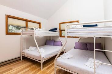 ツーリストアパートメント 7th Hole Chalet At Wintergreen Resort Hot Tub, Sauna & 3 Fireplaces