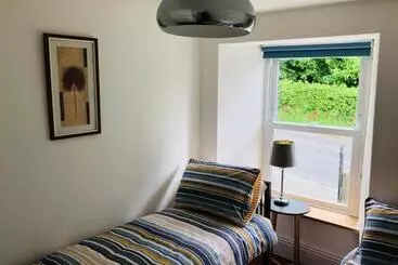 ツーリストアパートメント Mount Cottage