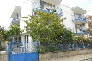 ペンション Aхтополис   подсигурено безплатно паркиране