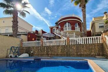 Turistlägenheter Impeccable 7 Bed Villa In Monforte Del Cid