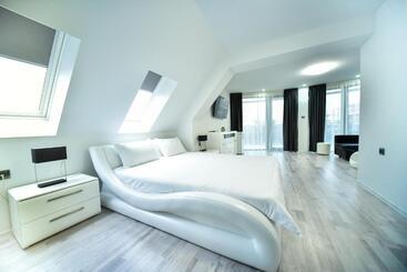 Szálloda стаи за гости десита