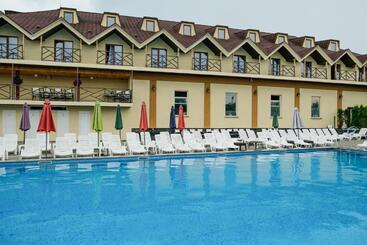 هتل оздоровчий комплекс гайки заїзд провулок сухий яр 12