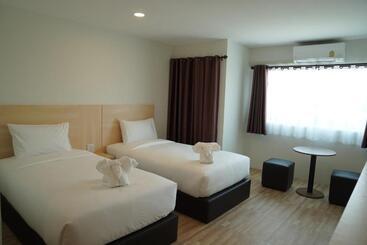 The Charlotte Smart Hotel Lopburi