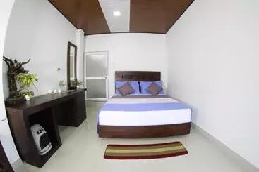 Hotelli Punsisi Resort   Adam S Peak