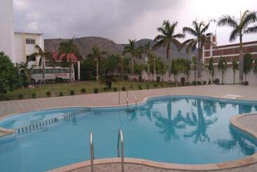 Szálloda The Rajgir Residency