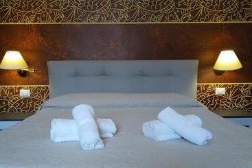 پانسیون Cconforthotels R&b Central Rooms   Self Check In