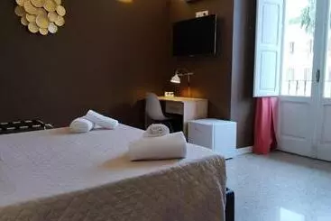 پانسیون Cconforthotels R&b Central Rooms   Self Check In