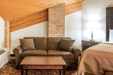 فندق صغير Quality Inn