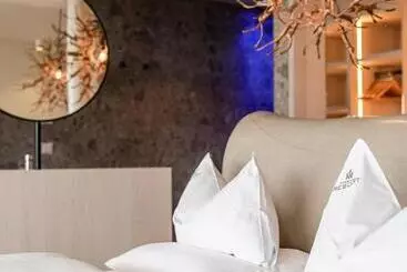 リゾートホテル Mitterplatt