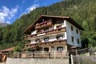 פנסיון Haus Waldruhe