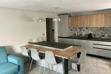 آپارتمان‌های توریست‌ها Senin House