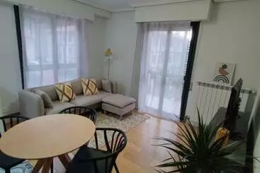 ツーリストアパートメント Sagasti